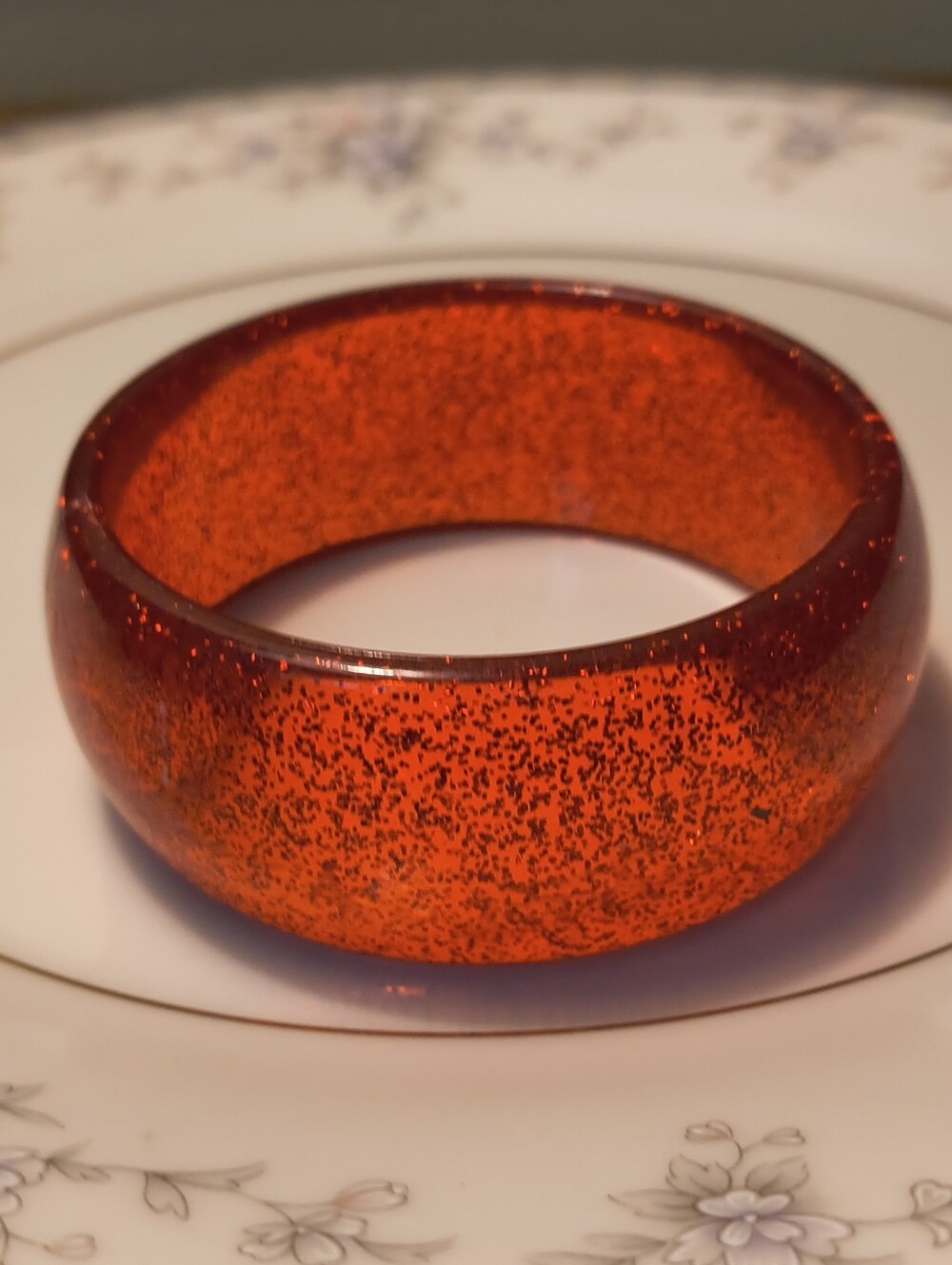 Vtg Wide Red Translucent Lucite Glitter Bangle Bracelet Stackable